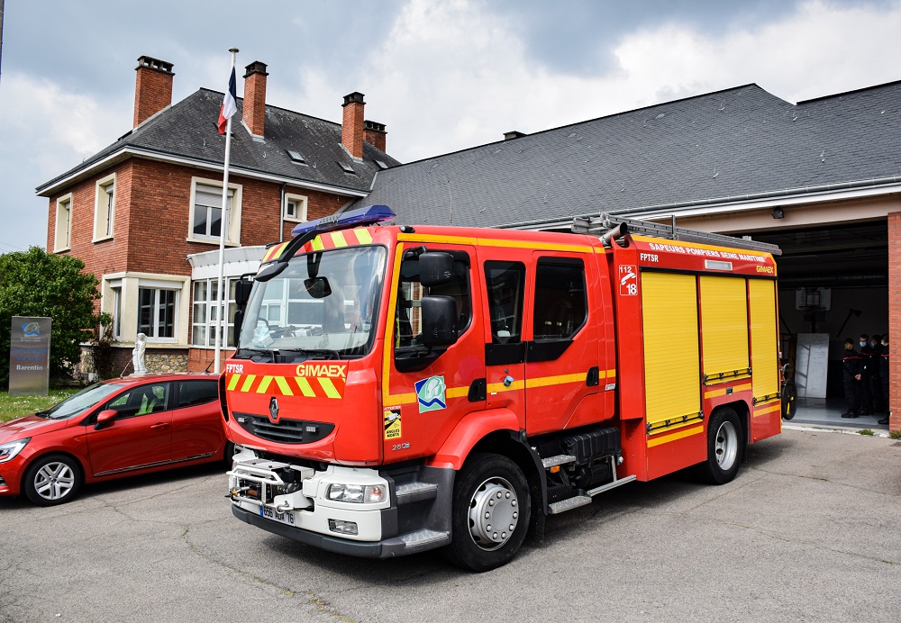 camion présent devant le centre d'incendie et de secours de Barentin